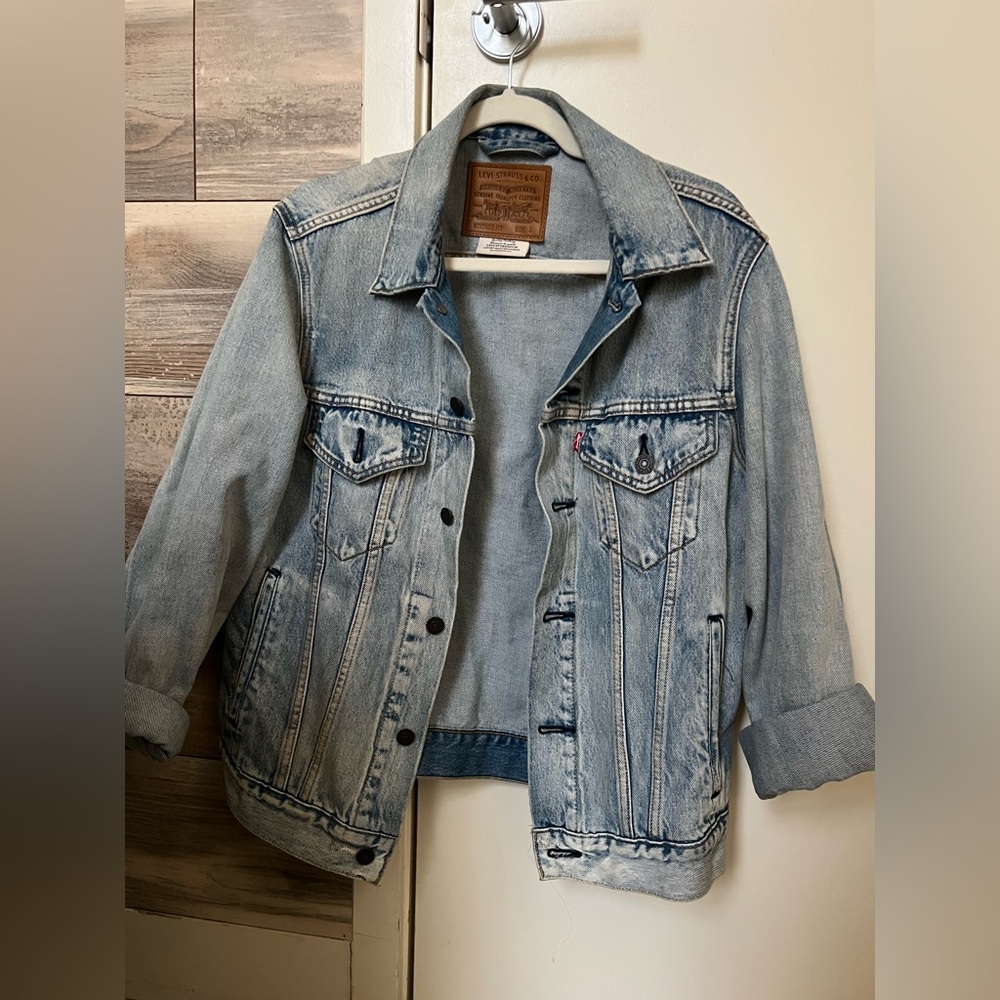 Levi’s oversized denim jacket